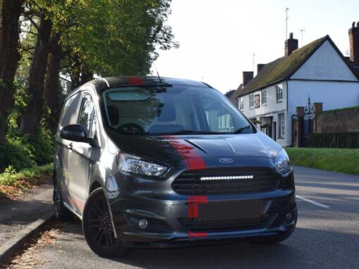 Σετ γρίλιας για Ford Transit Courier (2014-2018)