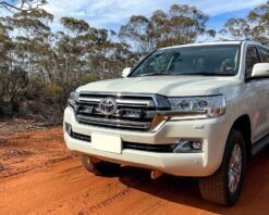 Σετ τοποθέτησης γρίλιας για Toyota Landcruiser 200 (2015-2021) με Triple-R 750