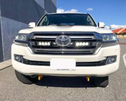 Alternative view of Σετ τοποθέτησης γρίλιας για Toyota Landcruiser 200 (2015-2021) με Triple-R 750