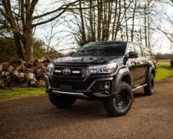 Σετ τοποθέτησης γρίλιας για Toyota Hilux Invincible X (2017-2020) με St4 8272 Lumens