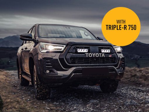 Σετ γρίλιας για Toyota Hilux GR Sport (2023-2024) με Triple-R 750 Std (Με Φώτα θέσης) 9240 Lumens